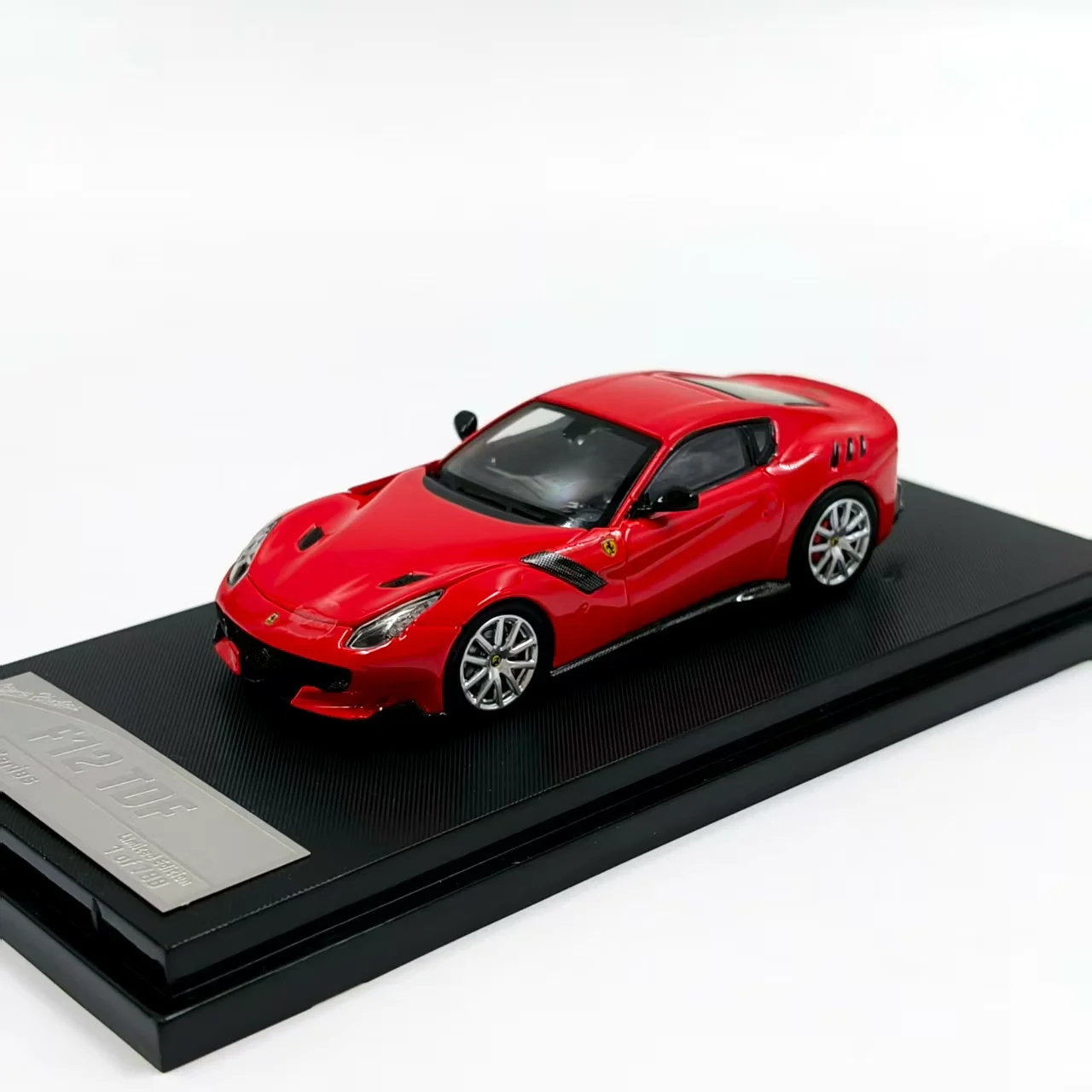 

Литой под давлением SH масштаб 1:64 Ferrari F12 TDF открывающаяся модель автомобиля из сплава Коллекционная игрушка в подарок сувенир дисплей орнамент