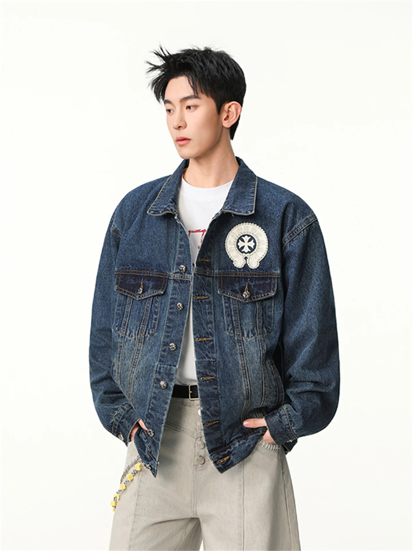 

Мужская джинсовая куртка Street Sle Waed: модный бренд, американский стиль, премиум-качество, вышивка, уличная одежда, крутой и стильный дизайн.