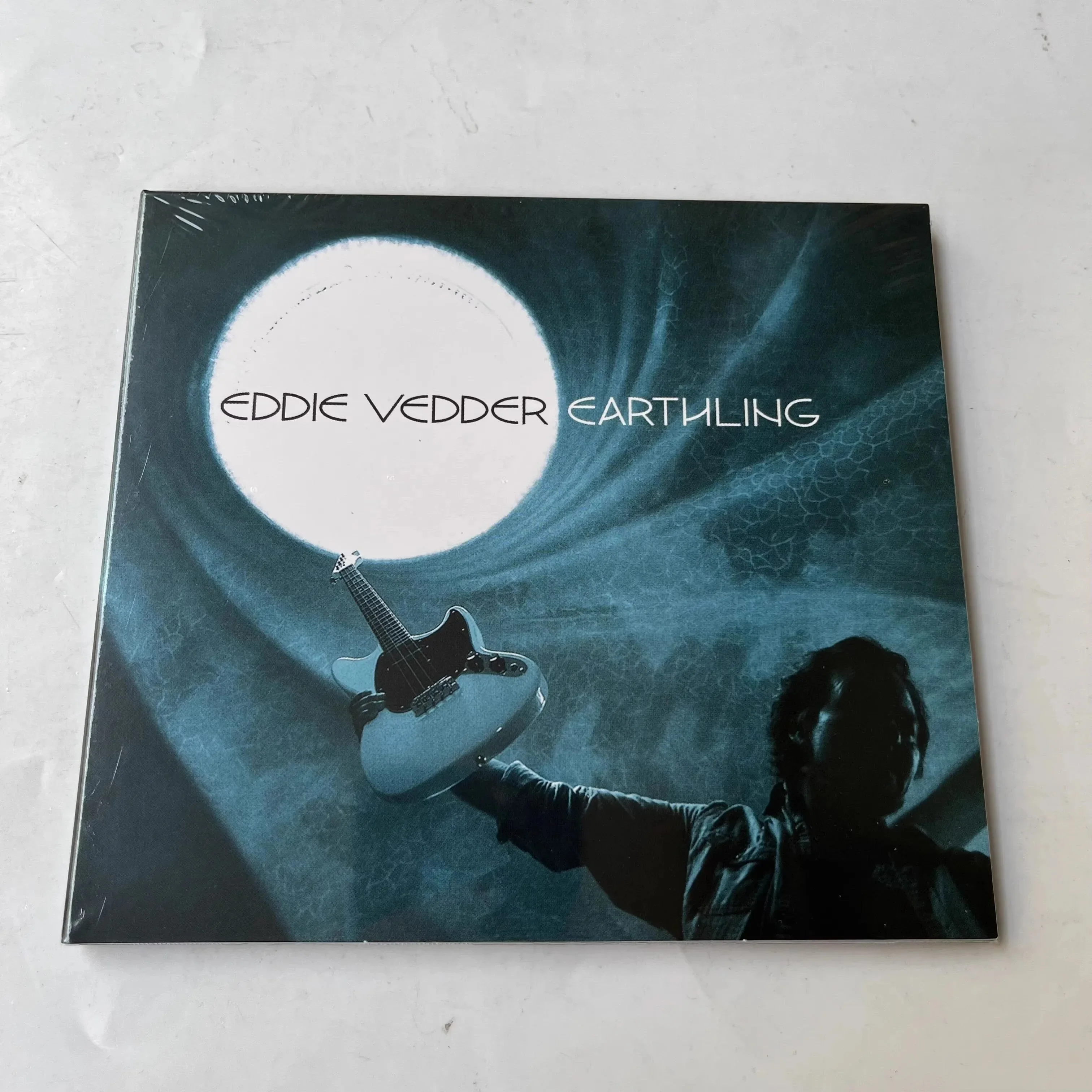 

Pop Eddie Vedder Music CD Earthling Album Invincible Music Record Cosplay Walkman Car Soundtracks Box Party Music Collection