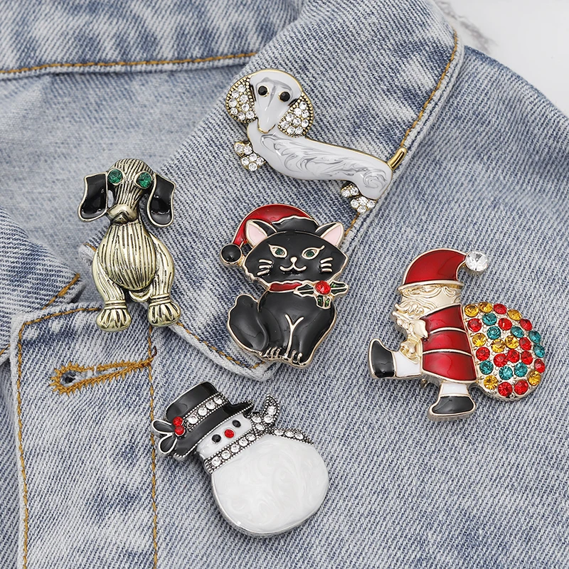 Wholesale Santa Claus Crystal Enamel Pins Black Cat With Christmas Hat Dog Snowman Brooches For Backpack Coat Xmas Gift