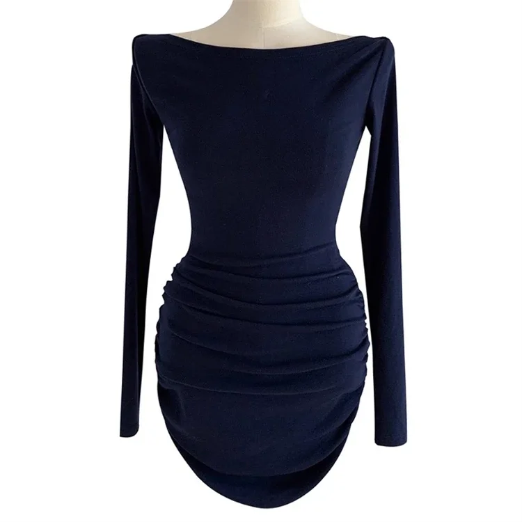 Koreanisches, schulterfreies, verstellbares, einseitiges Damenkleid mit tailliertem Schnitt, plissiertem Rock, figurbetont, schmal geschnitten, schick, figurbetont, Midi- und Minikleider – Detail 5