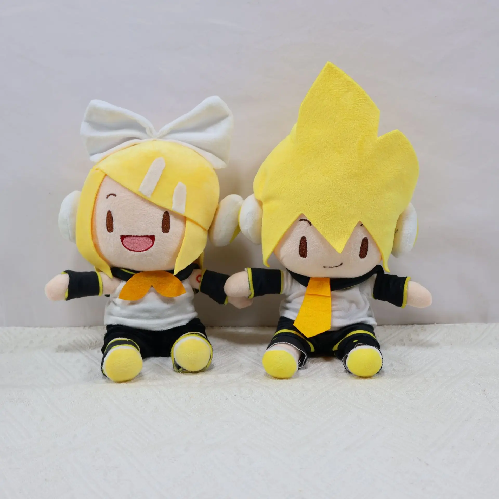 28CM Nowa Figurka Anime Hatsune Miku Kagamine Len Rin Kawaii Model Pluszowa Zabawka Lalka Ozdoba Prezent