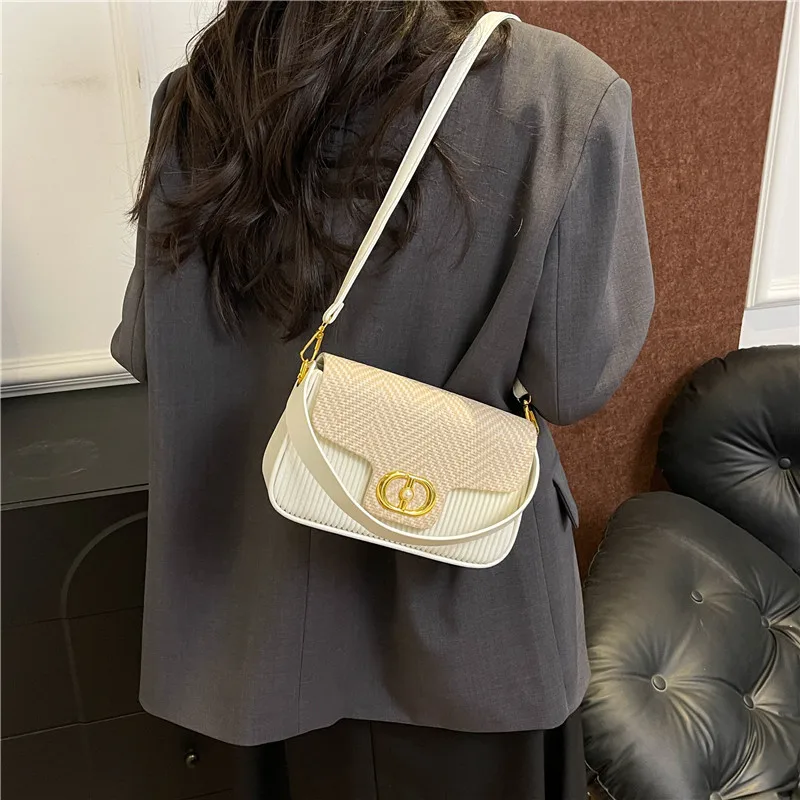 

Premium Sophisticated Luxury Shoulder Bag Stylish for Daily Commute and Casual Weekend Leisure Trips