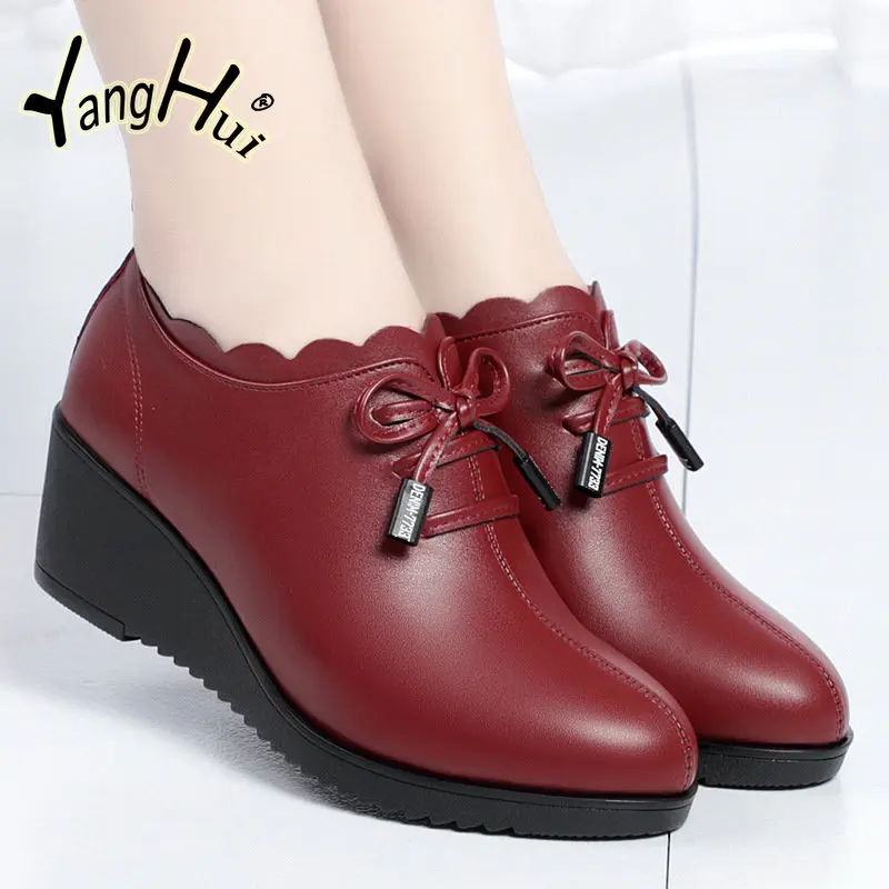 2023 New Fashion Lace Leather Platform Pumps Korean Style Casual Waterproof Pointed Toe Shoes for Women Spring Autumn