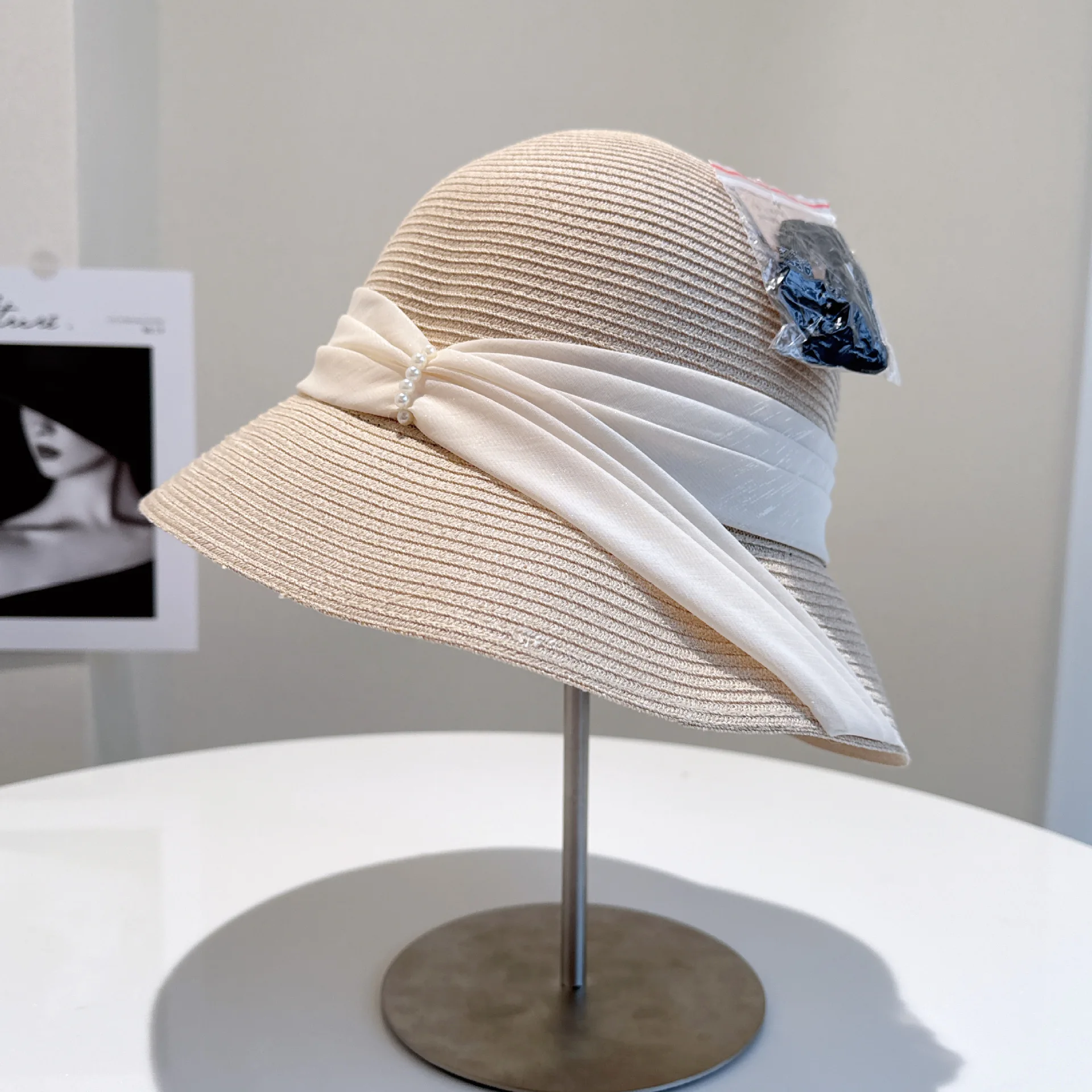 Delicate and elegant Hepburn style pearl yarn pleated Fisherman hat women summer outdoor vacation sun protection beach hat
