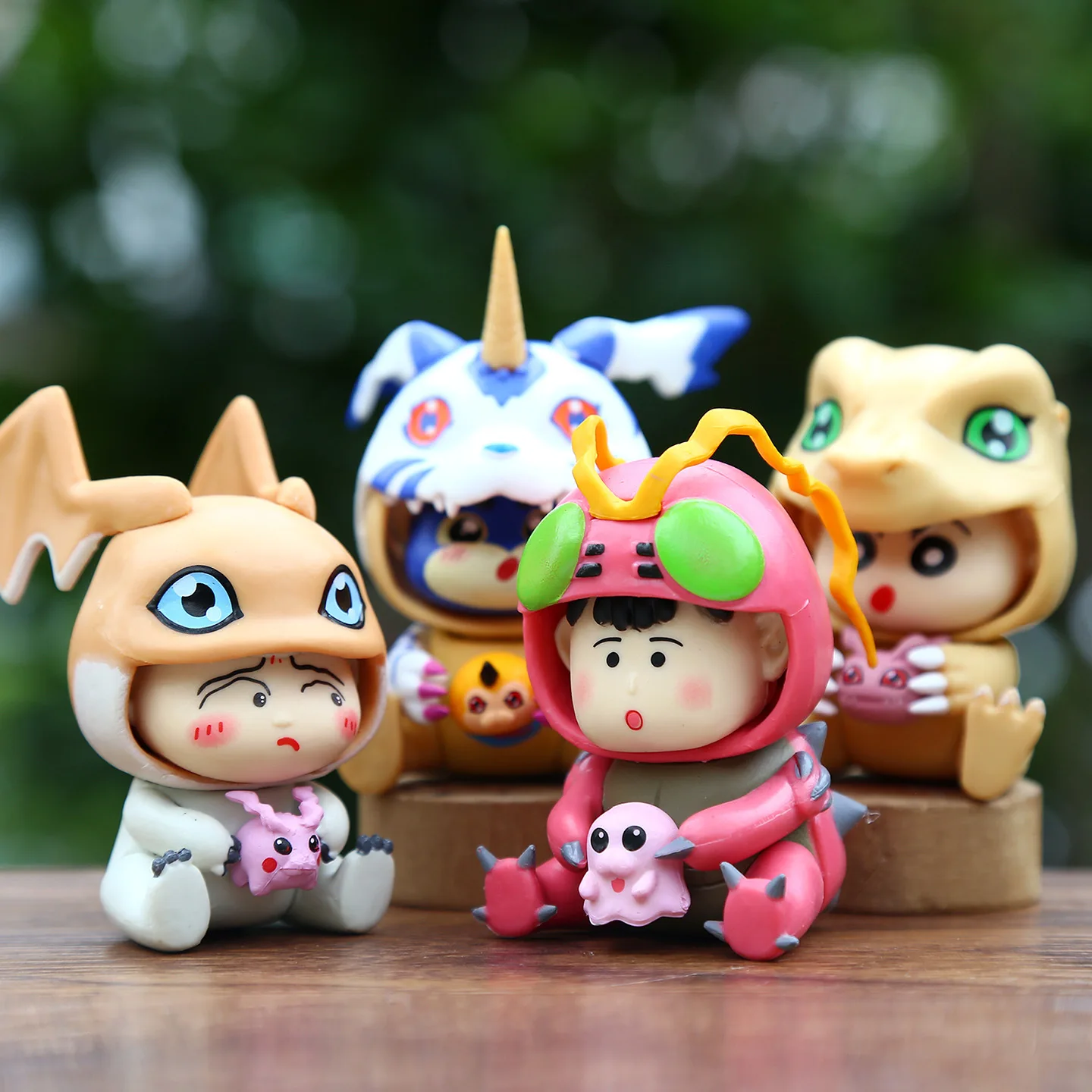 8 قطع من دمى ملابس عصرية جديدة للرسوم المتحركة وحلي سطح المكتب الإبداعية #3