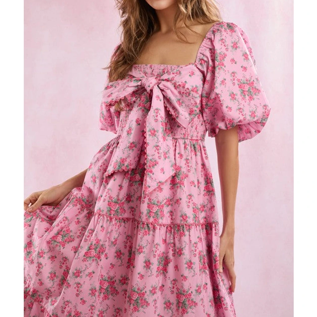 فستان نسائي قصير الأكمام على شكل حرف a لعام 2025 فستان صيفي غير رسمي مطبوع عليه زهور ورقبة مربعة وفيونكة كبيرة للحفلات لملابس الشارع الكوكتيل
