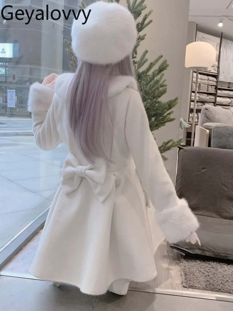 เสื้อโค้ทขนสัตว์สไตล์อนิเมะสาวหวาน ดีไซน์ญี่ปุ่น รุ่นใหม่สำหรับฤดูใบไม้ร่วงและฤดูหนาว เอวสูง ทรงเข้ารูป แต่งโบว์น่ารัก ขนฟู นุ่ม สวมใส่สบาย แจ็คเก็ตตัวยาว