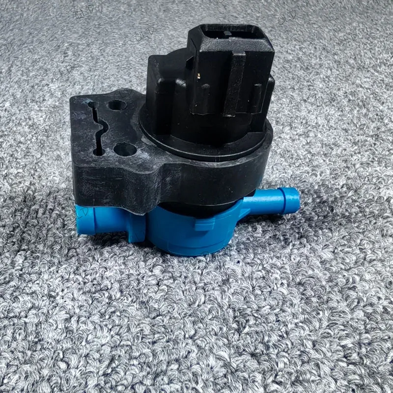 Válvula Solenoide de Purificación de Tanque de Vapor de Alta Calidad A0004708593 0004708593 para Mercedes Benz W204 1624 W463 W221 R230