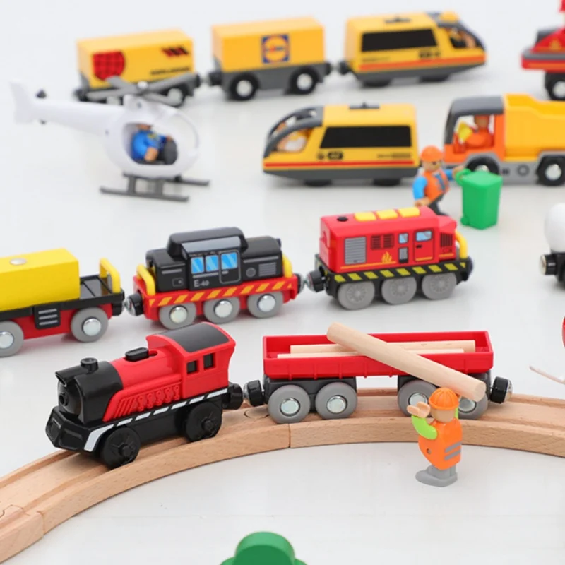 Locomotora de acción con pilas para niños, tren con conexión magnética, potente juego de tren apto para trenes y pistas de madera Brio
