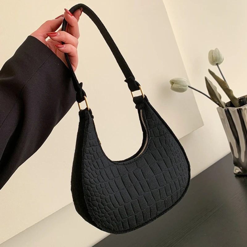 Fashion Crescent Bags Shoulder Bag Versatile Felt Cloth Armpit Bags Solid Color Bag for Girl Women Handbags Portable Travel Bag