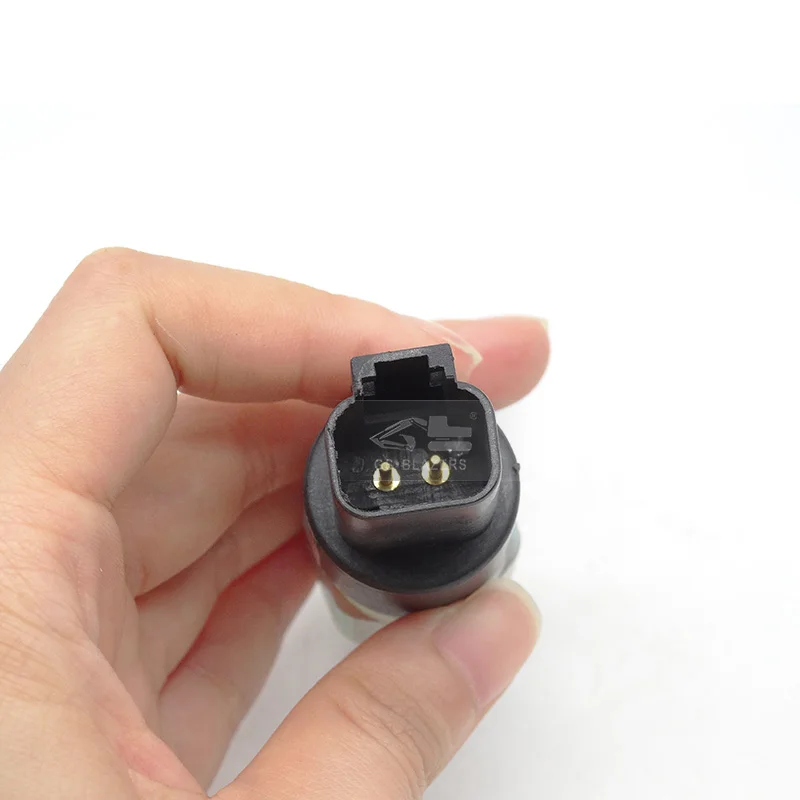 

Oil sensor 4Bar Pressure switch 0897100096 01521132625 Pressure inductor for LG XG