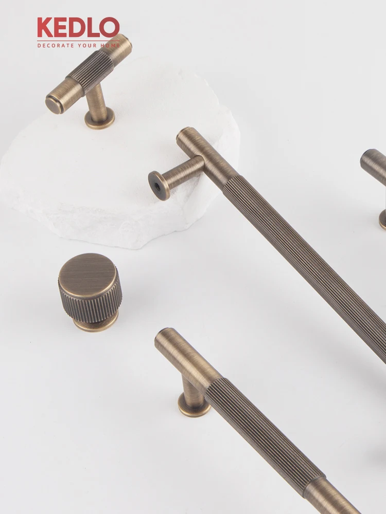 KEDLO Massiver Messinggriff in Gunmetal-Optik, 500 mm lang, Küchenschranktürgriff, gebürsteter Messinggriff, Schubladengriff, antiker Messing-T-Griff – Detail 11