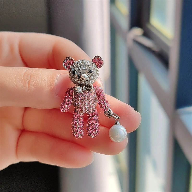 2024 new fashion cute cute bear brooch high-grade female personality pin animal corsage accessories