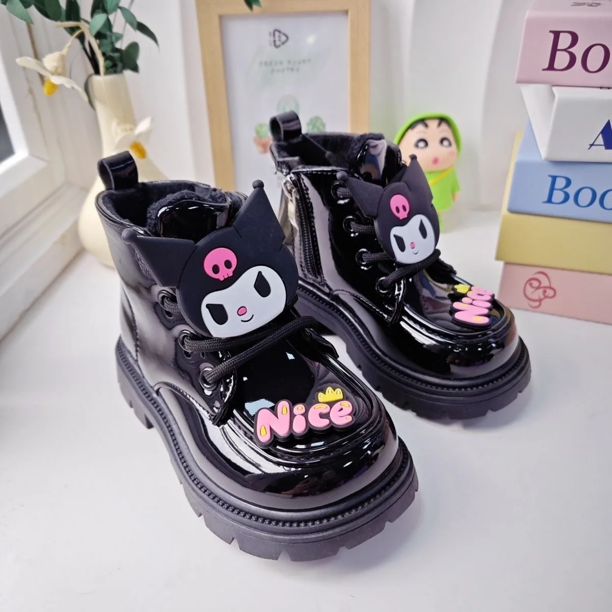 

Girls' and Children's Short Boots 2024 Autumn/Winter Kuromi New Girls' Boots Children's Shoes Martin Velvet Leather Boots