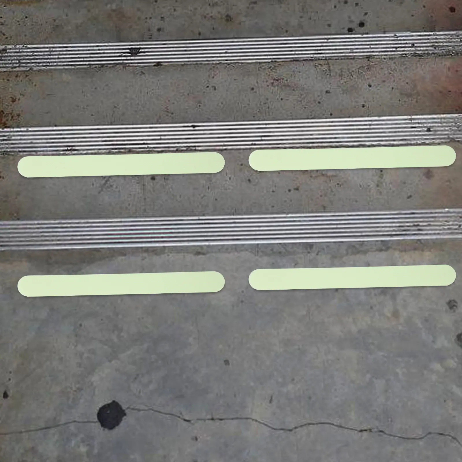 12 pièces de bandes antidérapantes pour escaliers, vertes, lumineuses, qui brillent dans le noir, bandes de sécurité antidérapantes pour marches intérieures et extérieures, sols de douche