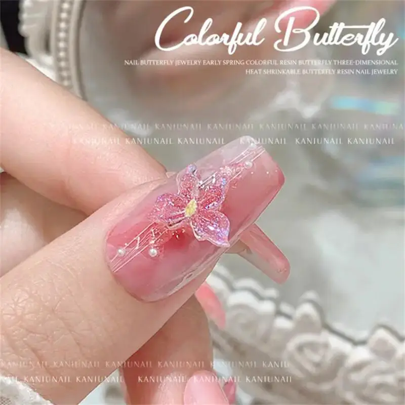 Słodki luksusowy motyl Nail Art Charms 3D Żywica Kawaii Akcesoria Ozdoby kryształowe do paznokci Ice Clear Carft Ornament