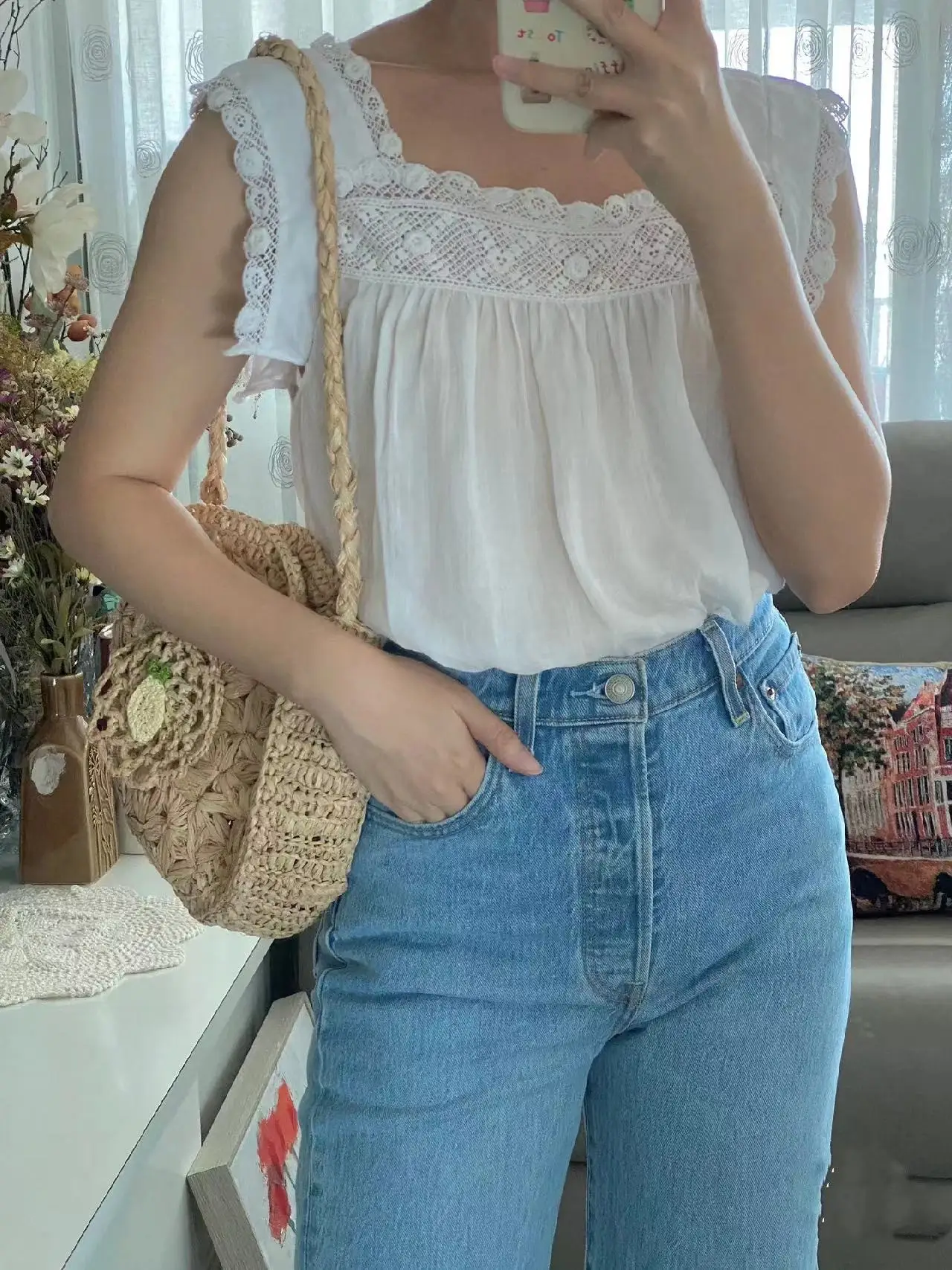 White Women Lace Casual Tank Tops Summer New 2024 Hollow Out Sleeveless Square Collar Embroidery Female All-Match Vest