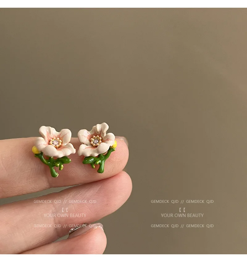 Fashion Korean Women Retro Drip Glaze Red Flower Earrings Women for Delicate Earrings Luxury Couple Engagement Jewelry Gift