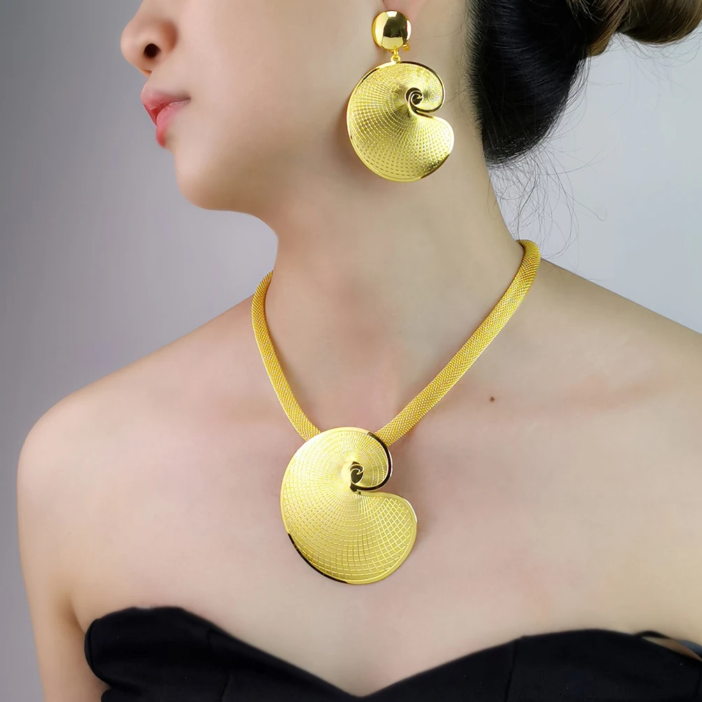 

Dubai Gold Color Jewelry Set For Women Luxury Big Pendant Necklace & Earrings Weddings Party Choker African Set Accessory