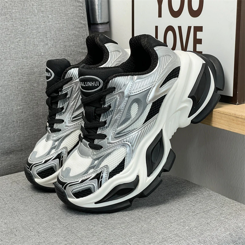 

Модные мужские кроссовки для бега, стильные, трендовые и удобные в носке, подходят для ежедневных поездок на работу и для занятий спортом в помещении.