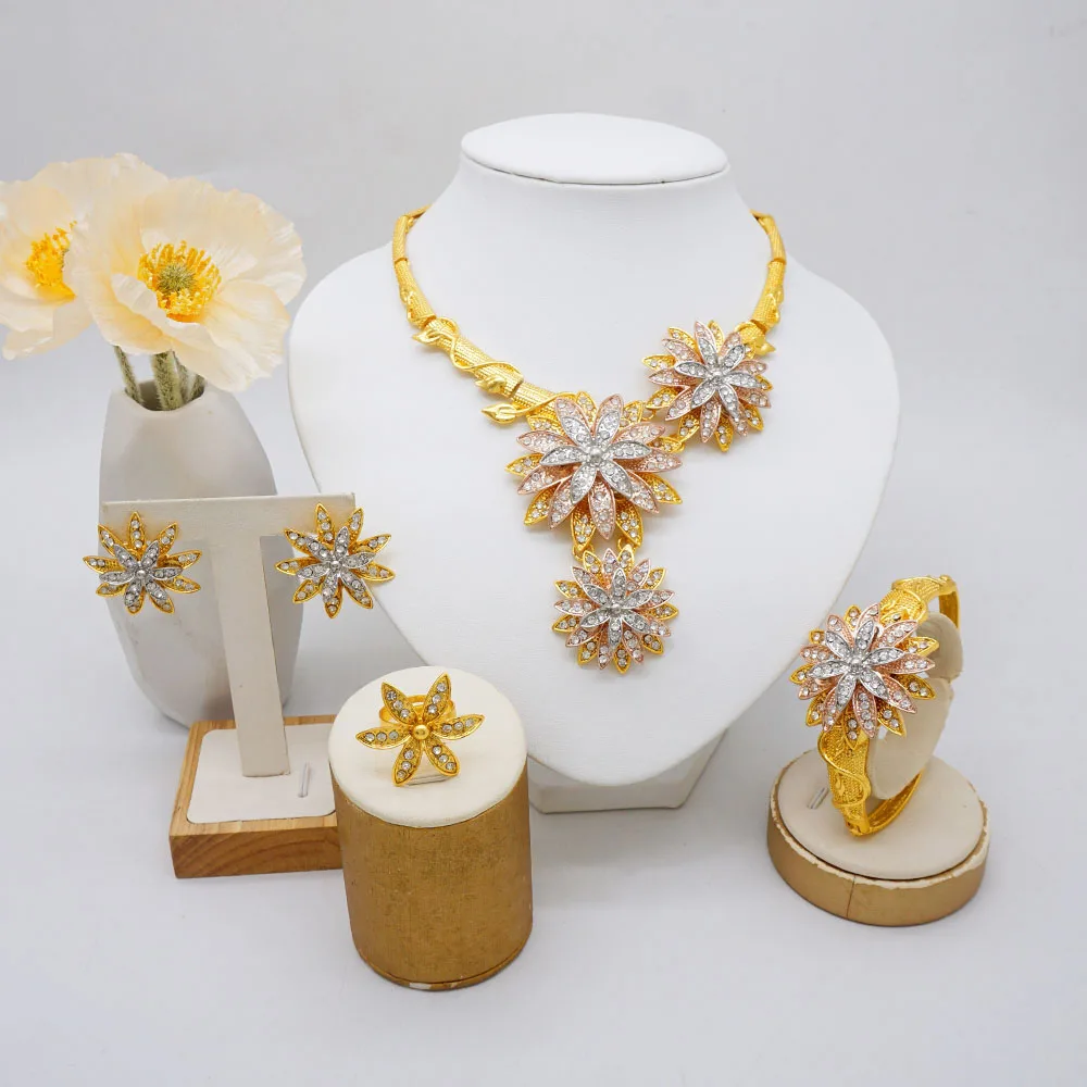 uxury gold-plated rhinestone jewelry set, wedding bride three-dimensional flower necklace, bracelet, earring set