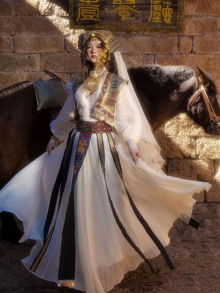 Chinese kleding Kung Fu Mujer Etnische kostuums uit de westerse regio's Borduren Han-elementen Nieuwe stijlen Exotisch Modern