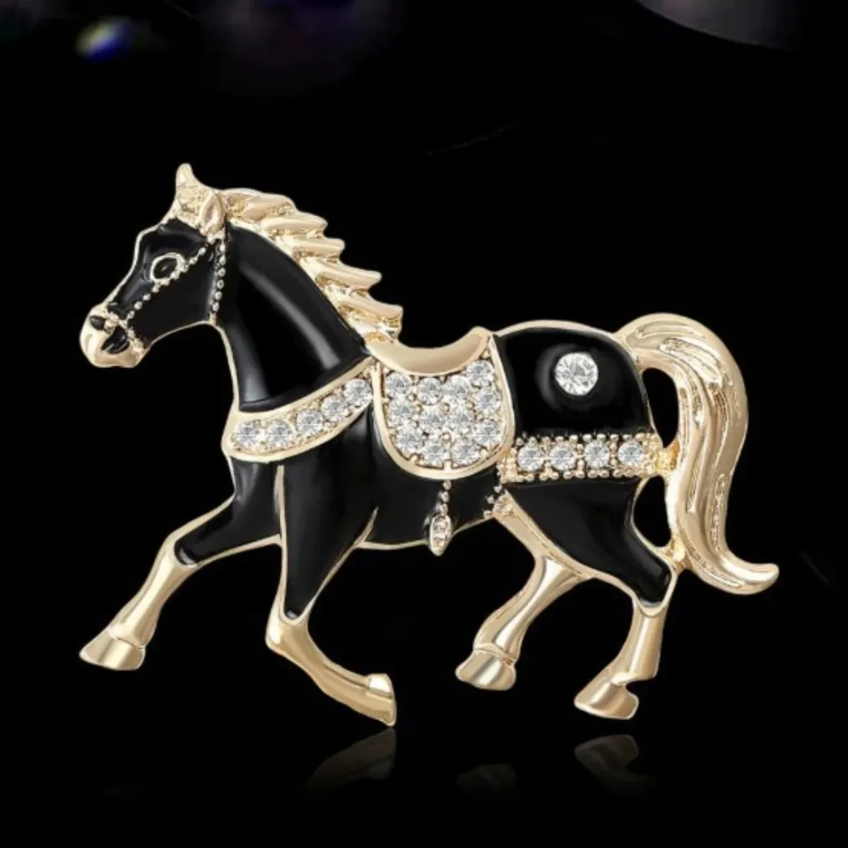 Classic Rhinestone Saddle Horse Brooches for Women Zodiac Animal Lapel Pins Casual Party Accessories New Year Gifts Friends