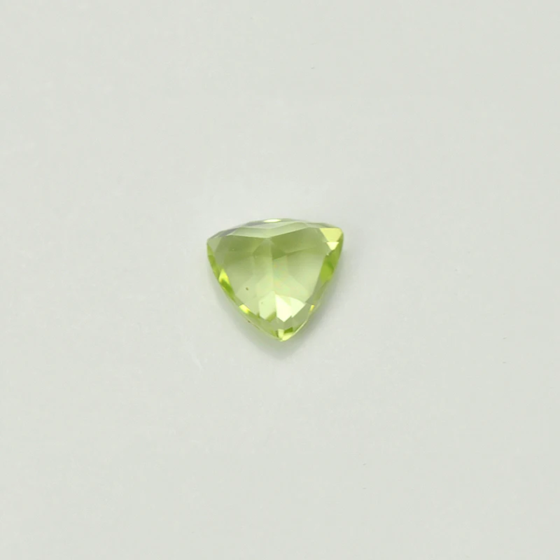 50pcs Lot หินธรรมชาติ Peridot 3x3 มม.-6x6 มม.ล้าน Facet ตัด Semi-Precious อัญมณีหลวมสําหรับเครื่องประดับทํา