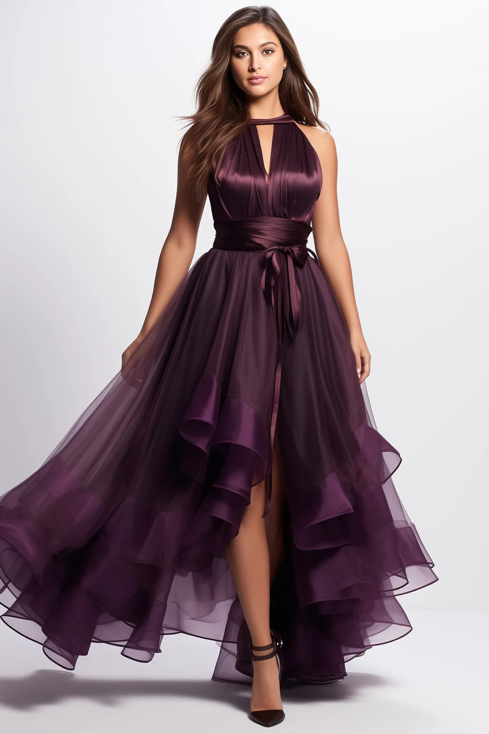 Gestuftes, asymmetrisches Maxikleid für Hochzeitsgäste mit Trauben-Mesh-Ausschnitt für Damen