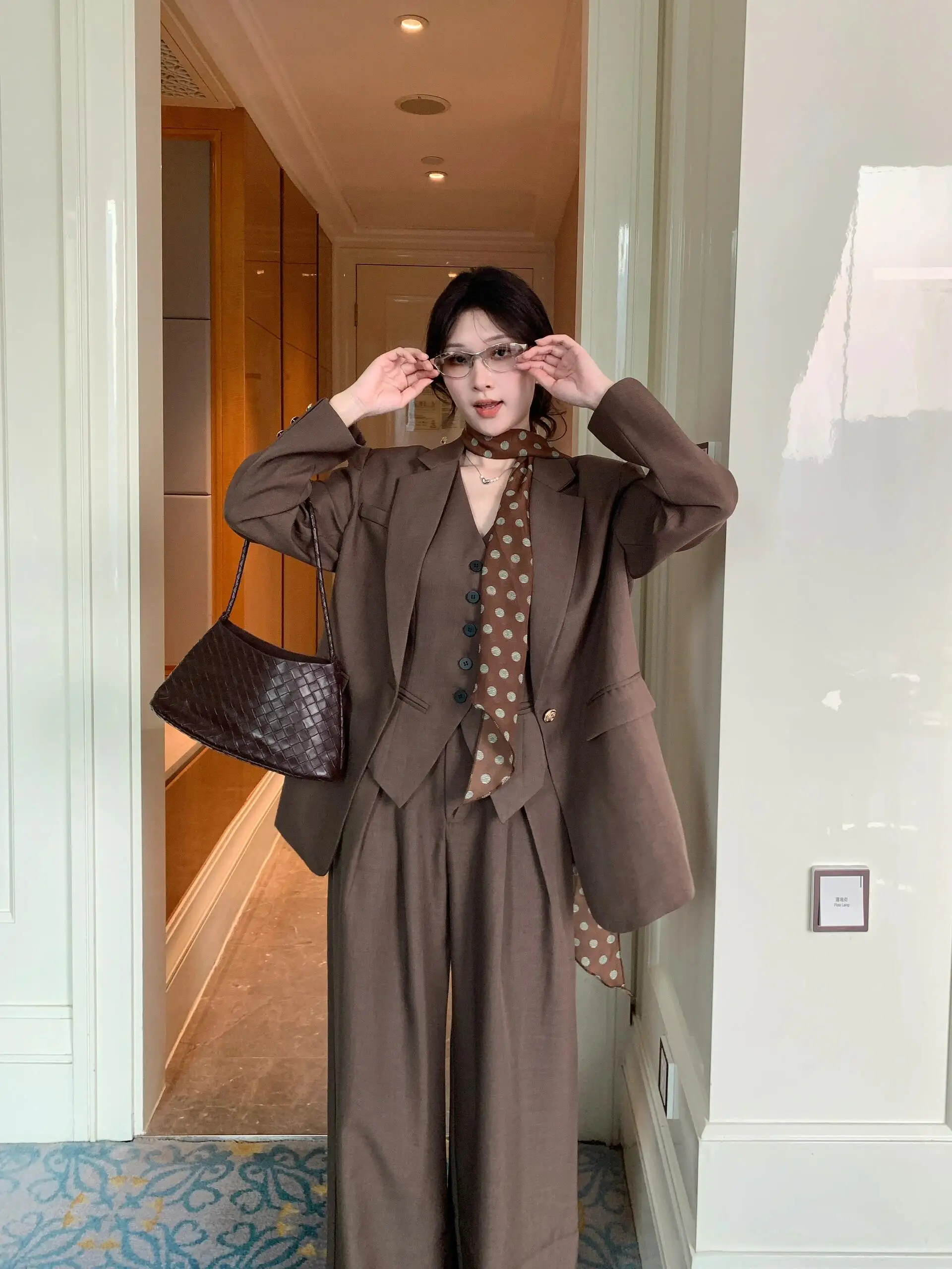 Conjunto de traje de gama alta para mujer, chaqueta ajustada y pantalones de pierna ancha, pantalones informales Sle V-Ne irt de cintura alta, Faionable