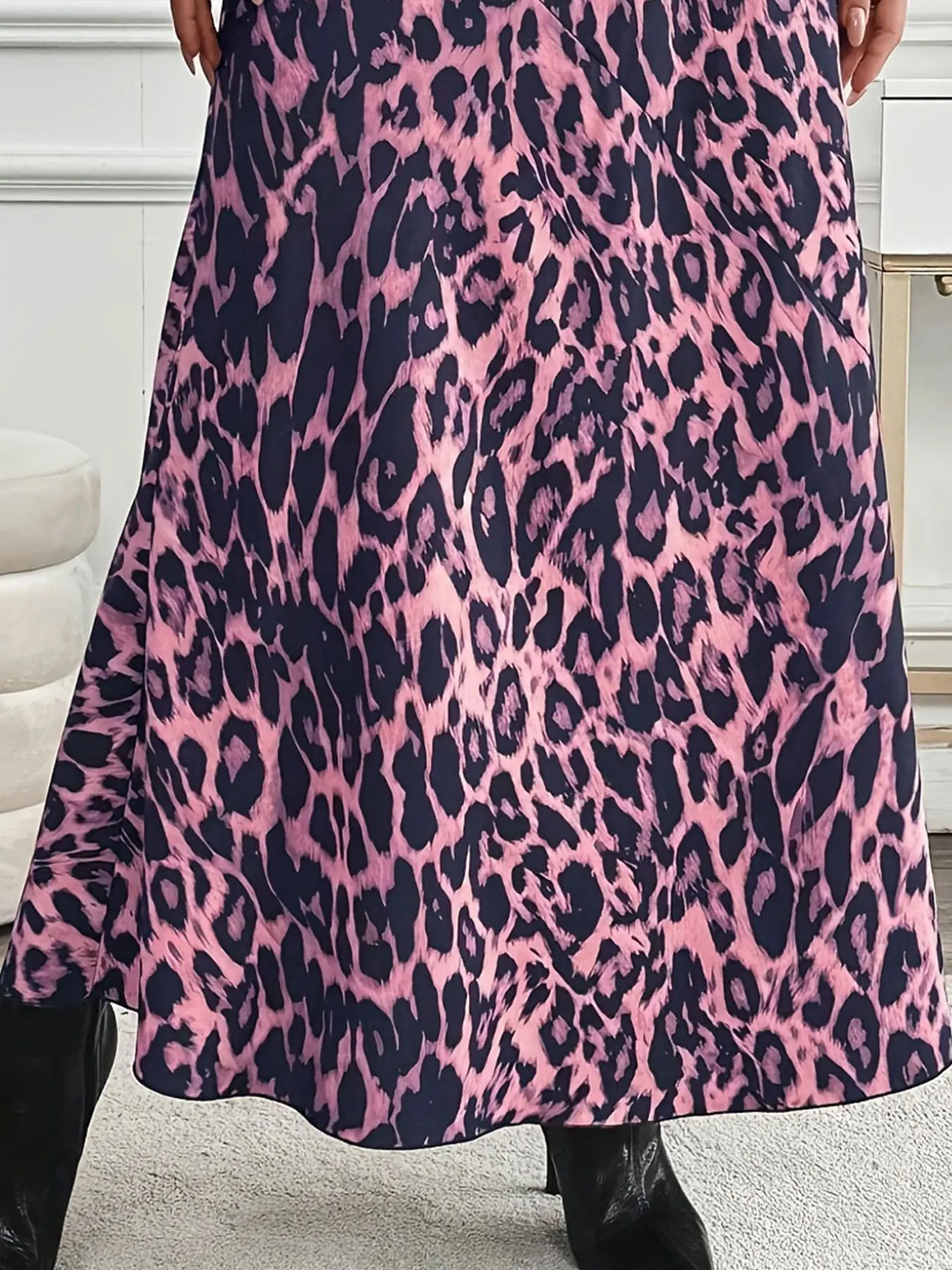 المرأة زائد حجم تنورة الخريف