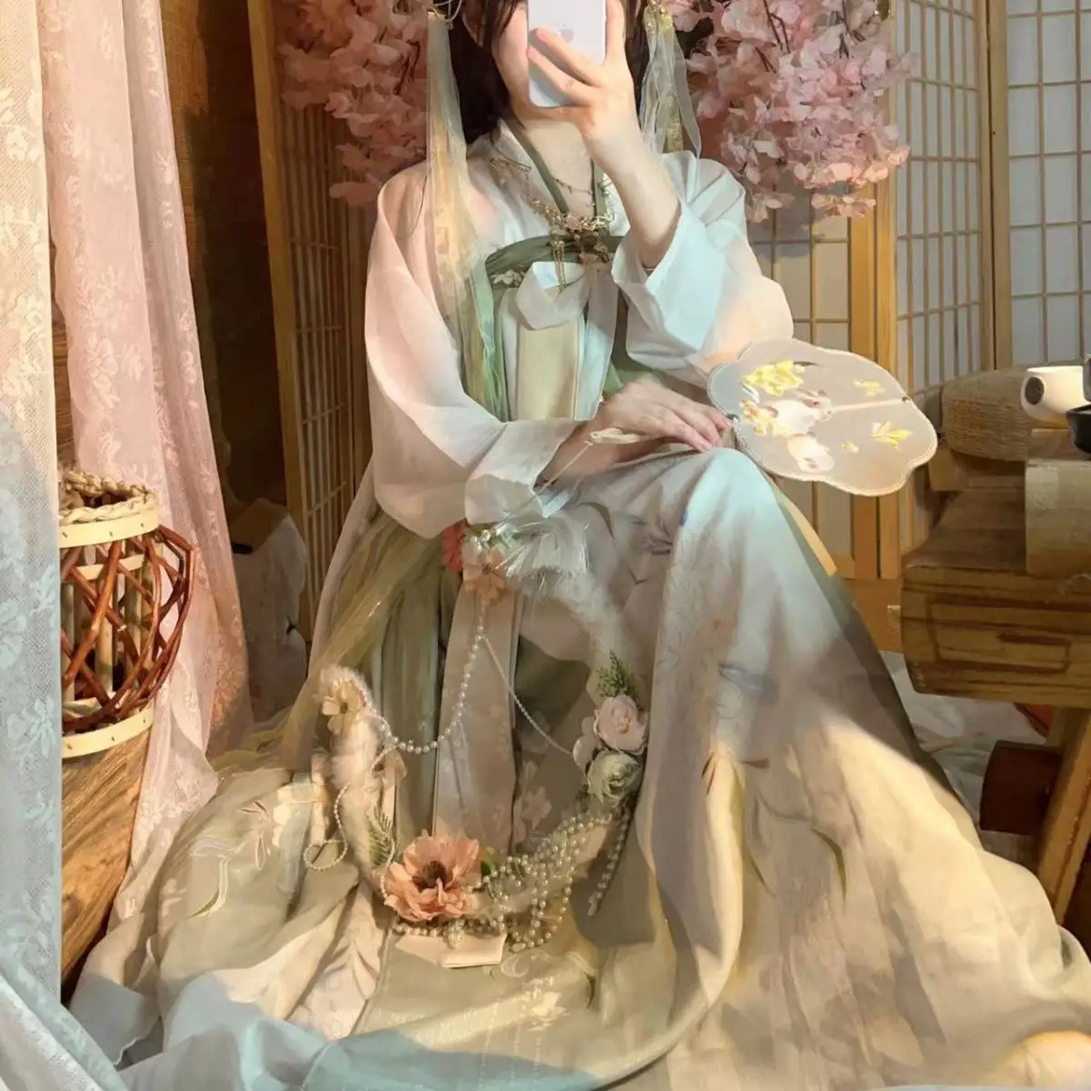 Traditional Hanfu Woman Tang Dynasty Hanfu【Sijin】- Affordable Qixiong Ruqun Dress with Floral Print ( Authentic Chinese Style)