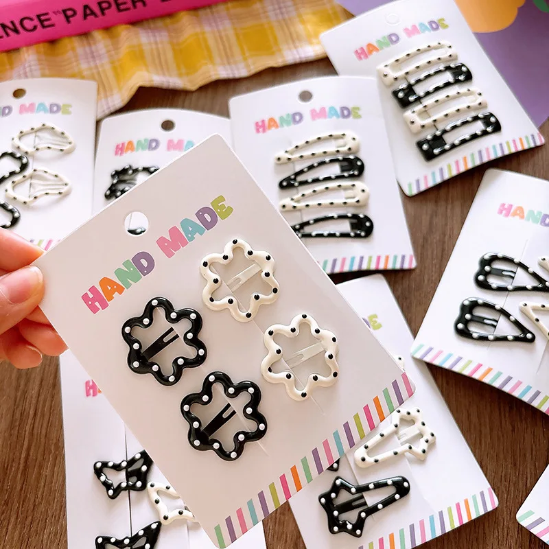 

3/4pcs Black White Polka Dot Hair Clips Star Bow Hair Clip Sweet Bear Children Metal Clip Simlple Versatile Kids BB Barrettes