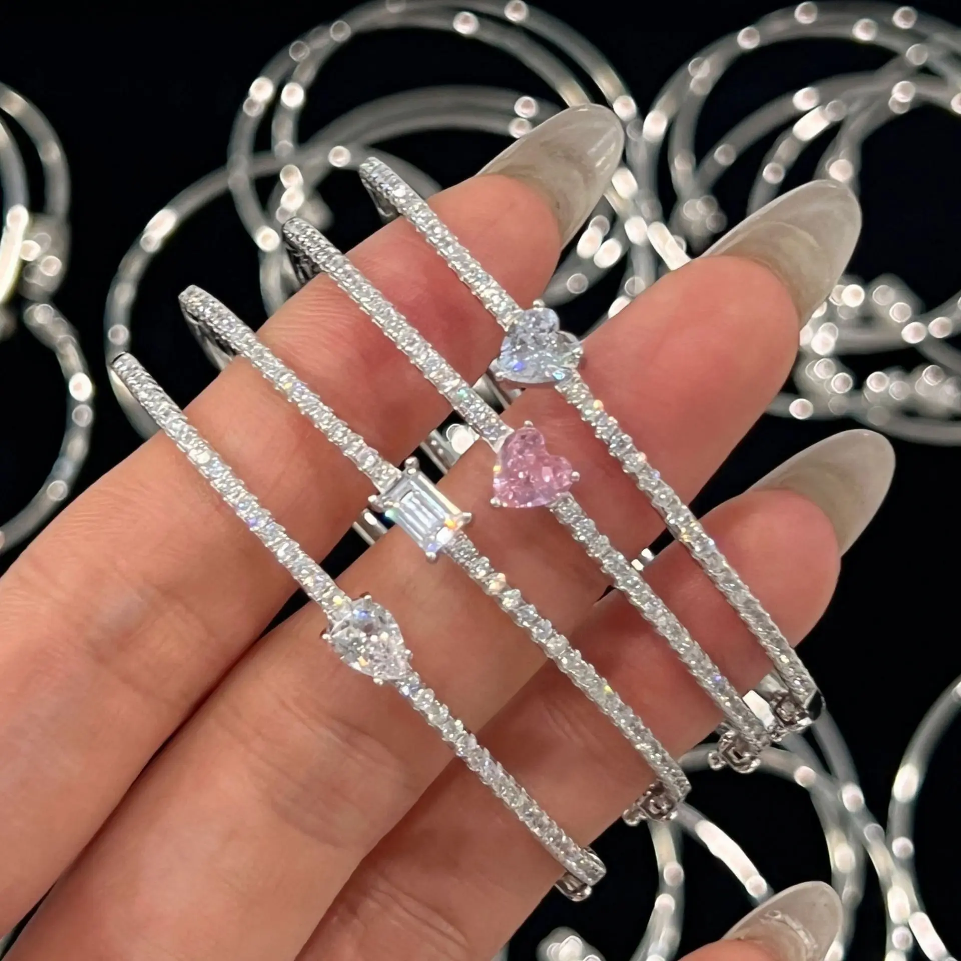 

Real S925 Silver Tennis Bangles Women Heart Bracelet Female Luxury Jewelry Shiny 5A Zircon Retro Simple Girl Gift Lady Party