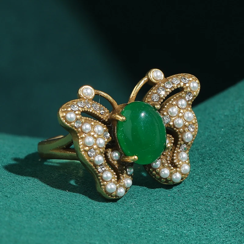 

Large Green Agate Butterfly Rings Vintage Gold Color Jewelry Luxury Pearl Retro Accessories 2026 For Women Music Festival Trends