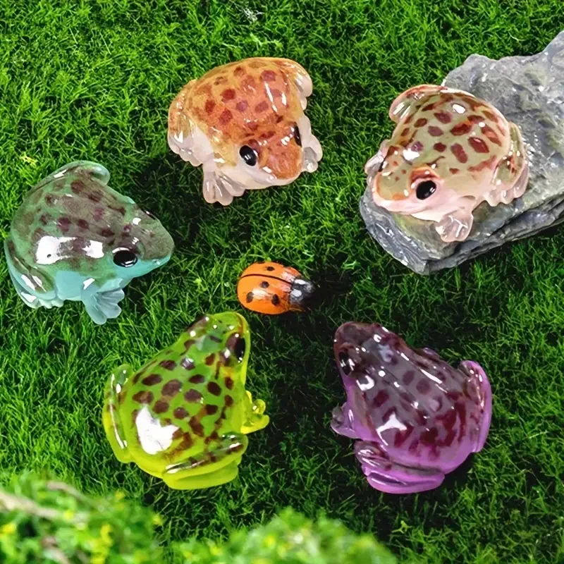 Glow At Night Miniature Resin Mini Frog DIY Home Decor Frog Ornaments Figurines Desk Fairy Garden Decor Sequin Micro Landscape