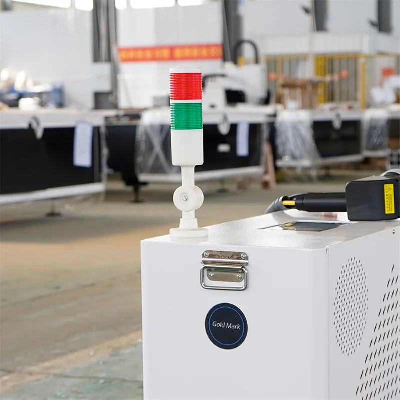 Portable 200w Fiber Laser Cleaning Machine Laser Rust Removal Machine Pulsed Laser Cleaner