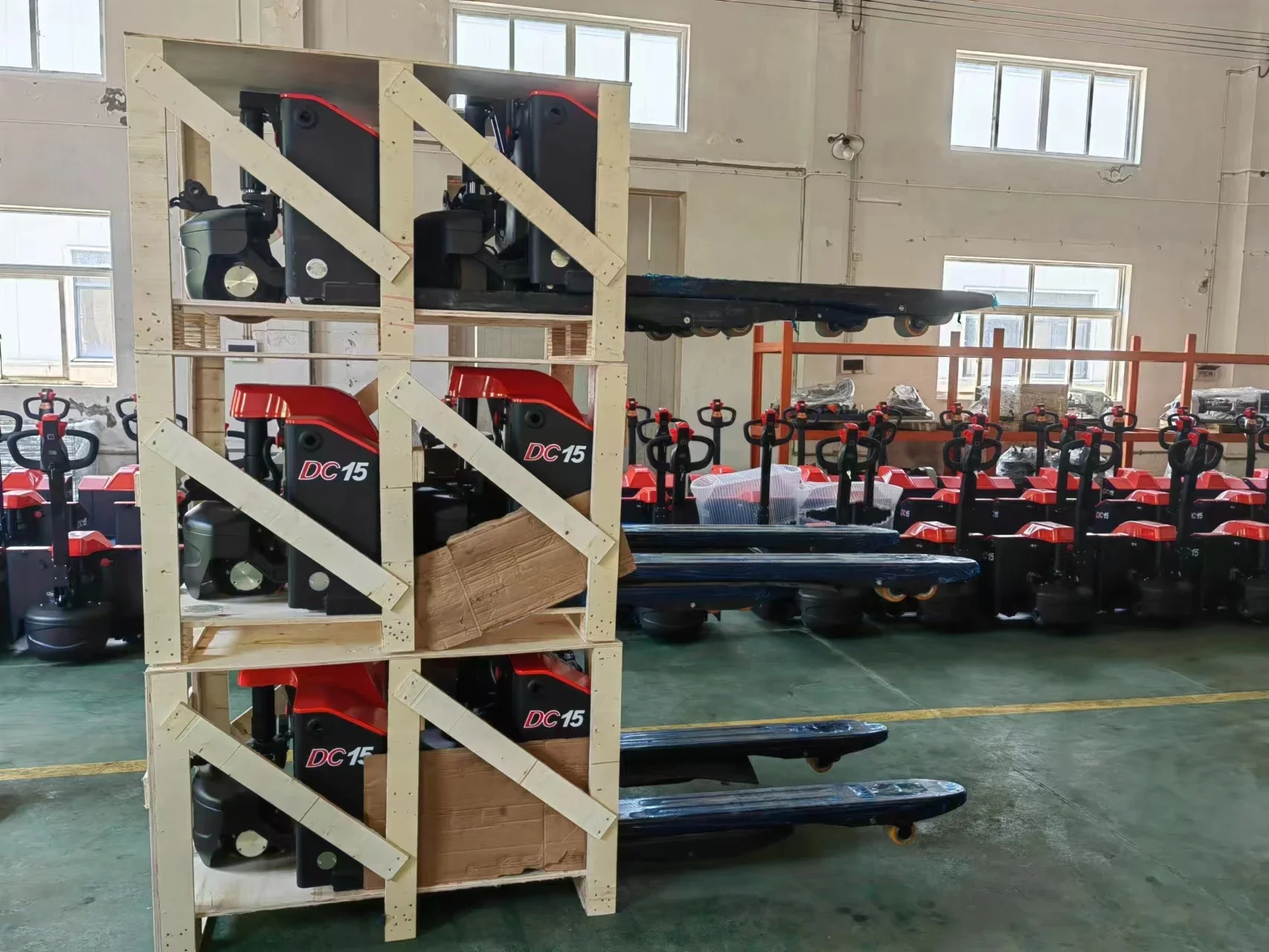 Heli nuevo modelo de camión palet eléctrico de 1,5 toneladas y 2 toneladas con uso en almacén eléctrico con batería de plomo-ácido CE