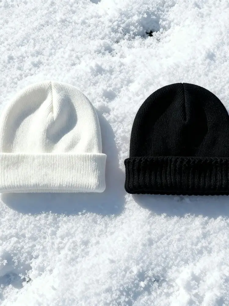 AliExpress 2 solid color winter warm knitted hats, made of soft fabric, suitable for outdoor sports, cycling, hiking, camping, and more.
