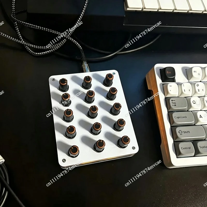 15 Knob Knob Custom CC Information Volume USB-C interface Music Hosting Software MIDI Controller