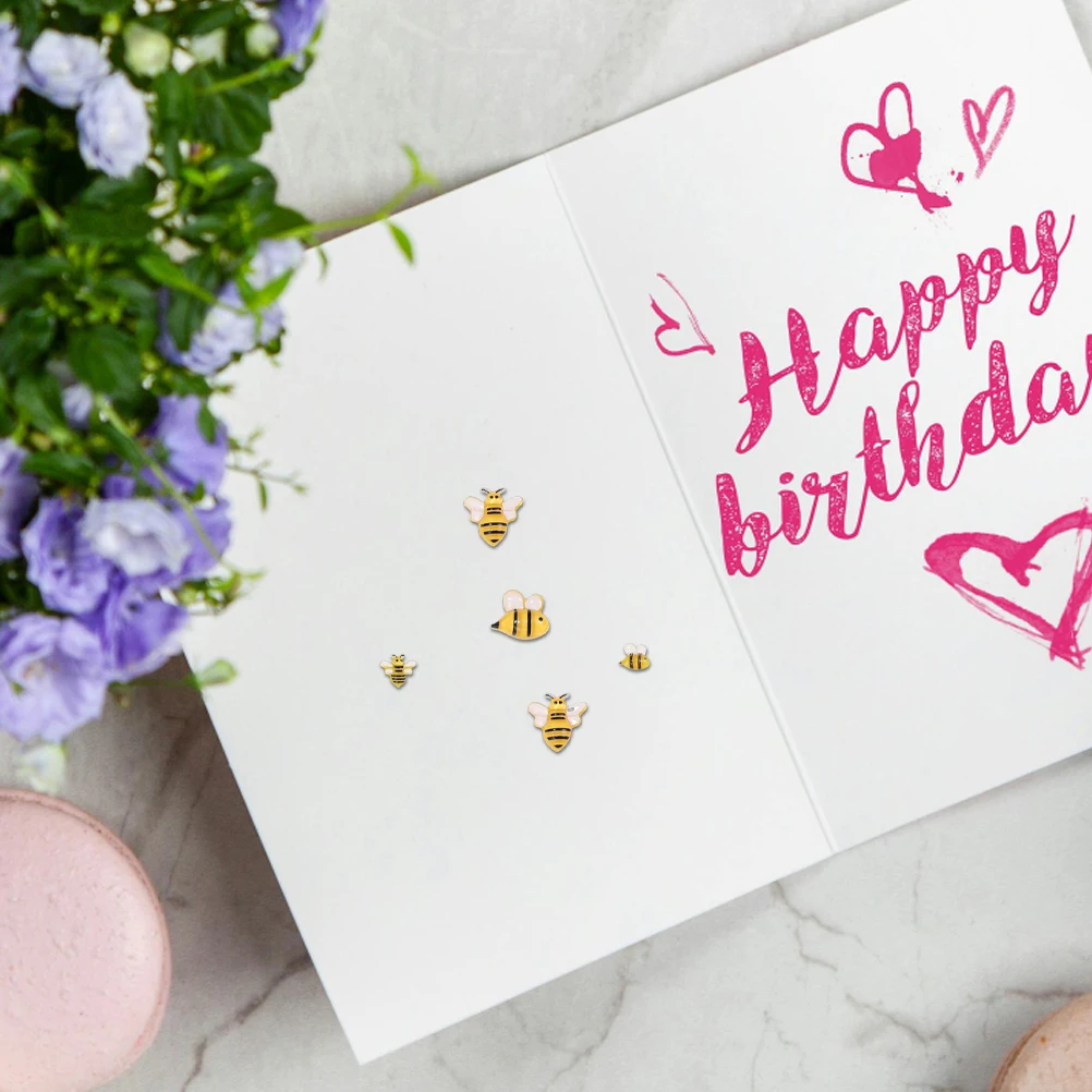 

100Pcs Resin Bees Lifelike 3D Mini Embellishments Tiny Bees for DIY Wreath Crafts Bee Themed Party Decorations