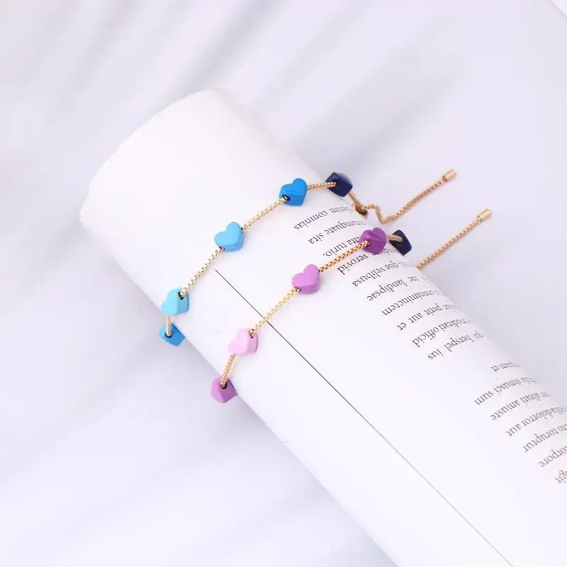 Bracelet dégradé de cœur coloré pour enfants, chaîne de poignet à la mode pour filles, accessoires de bijoux de fête, nouveau cadeau 2025