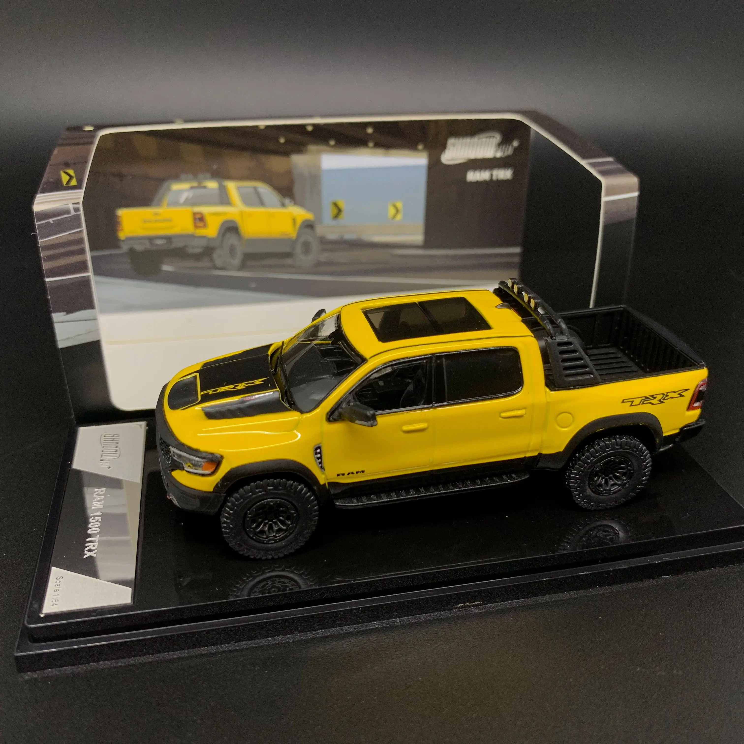 DiecastTalk Exklusives GCD 1/64 Dodge Cross-Country Tyrannosaurus RAM 1500 TRX Simulationsmodell aus Legierung