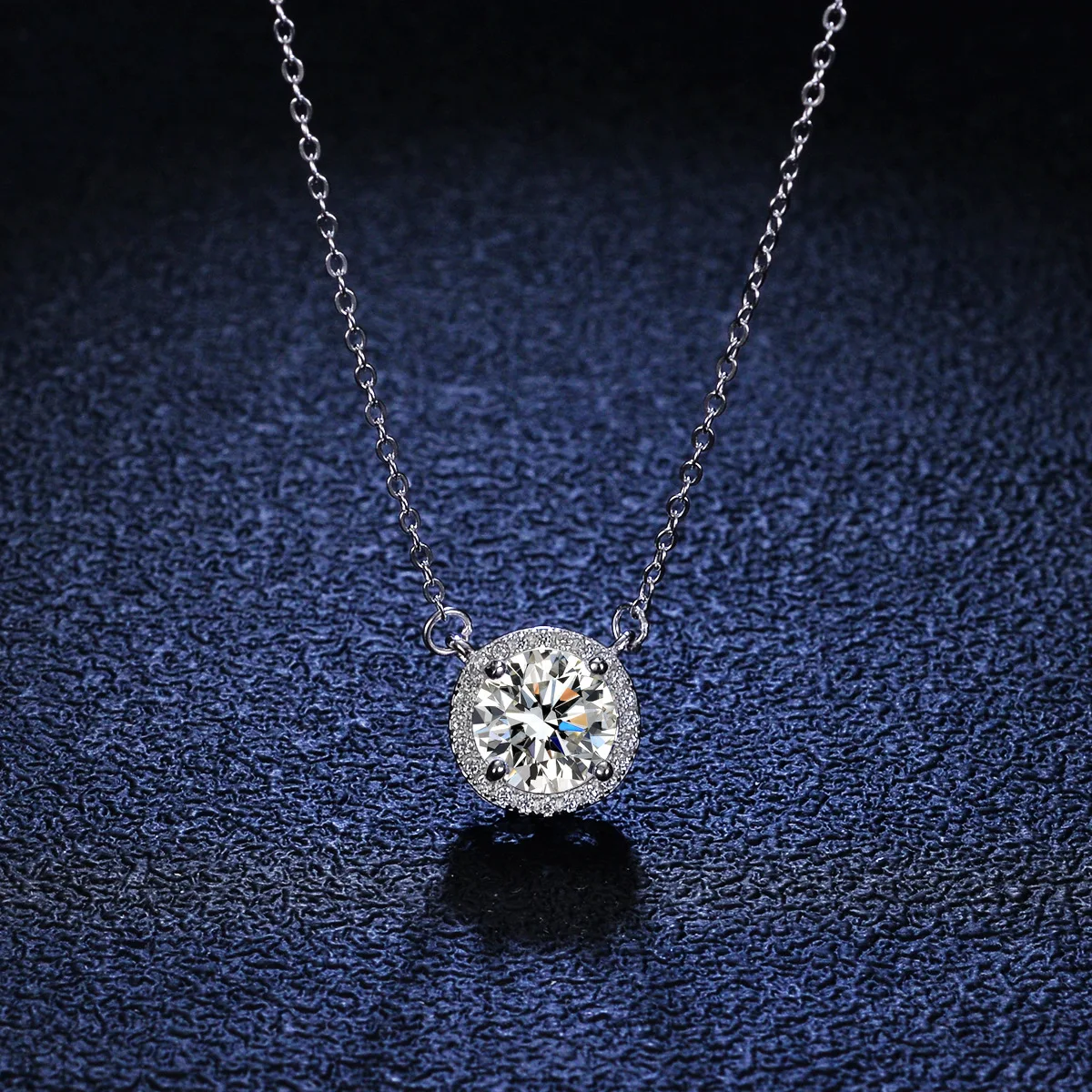 

Boutique PT950 Pendant 1 Carat Moissanite Necklace Women Fashion Luxury Round Package Platinum Pendant Clavicle Chain Jewelry