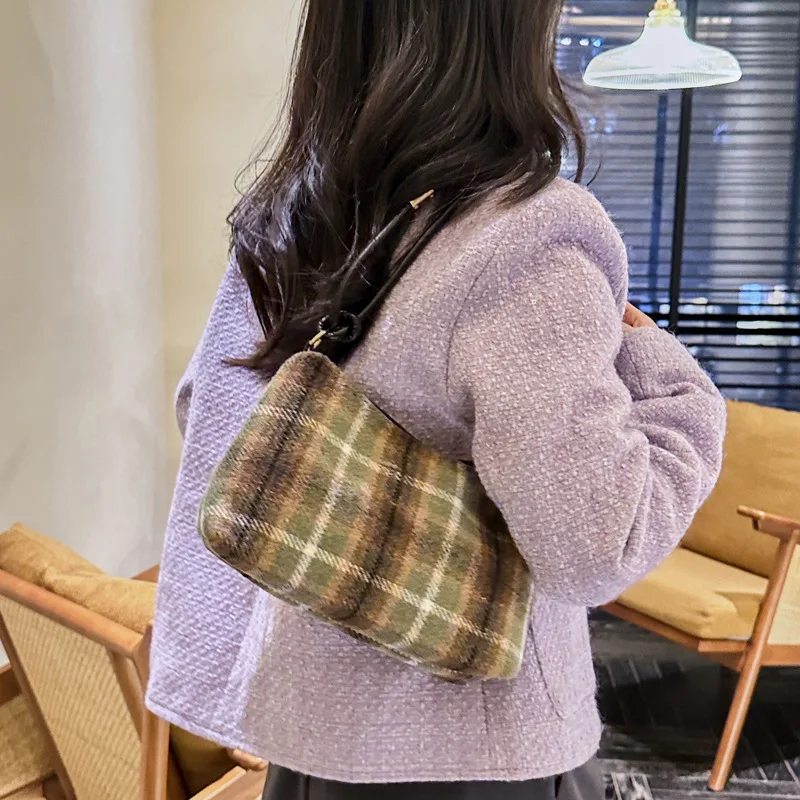 Luxurious Delicate Armpit Shoulder Bag Winter New Woolen Checks Bucket Shoulder Bag Fashion Designer Luxury Brand Shoulder Bag