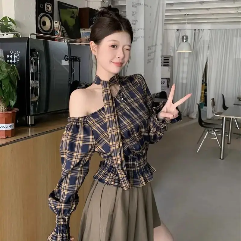 

Slant Neck Long Sleeve Shirt Plaid Fall Women Korean Fashion Design Y2k Streetwear 2000s Aesthetic Chic Versatile Top