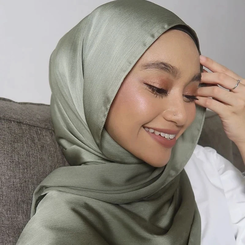 

FASHION Medine silk CRINKLED SATIN SILK HIJABS WOMEN LONG SOLIDER COLOR PLAIN HIJABS Headband Maxi lslamic Sjaal 180*70CM 2022