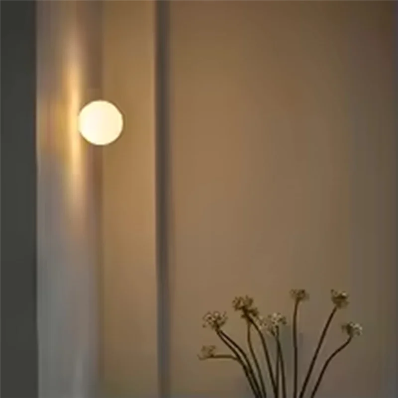 ガラスボール LED ウォールランプ 隠しベース 乳白色ドーム ソファ背景装飾 バルコニー通路ポーチ寝室ベッドサイドライト-ABPP