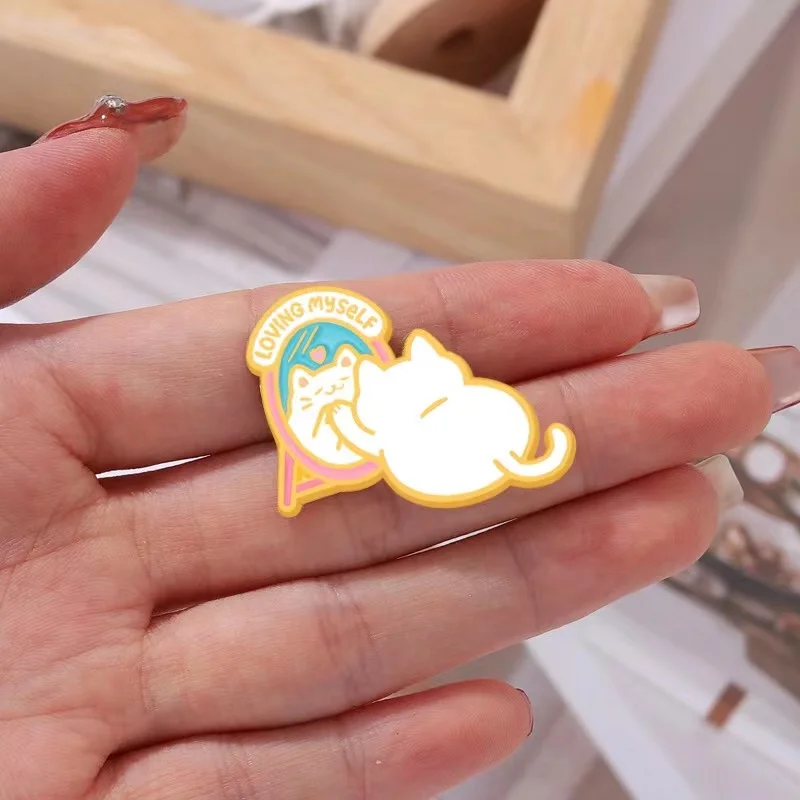 Cat In Mirror Enamel Pins Custom Self-Love Brooch Lapel Badges Backpack Fun Animal Accessories Jewelry Gift for Friend Wholesale image 3